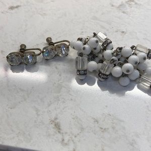 Lot of 2 pair of vintage earrings